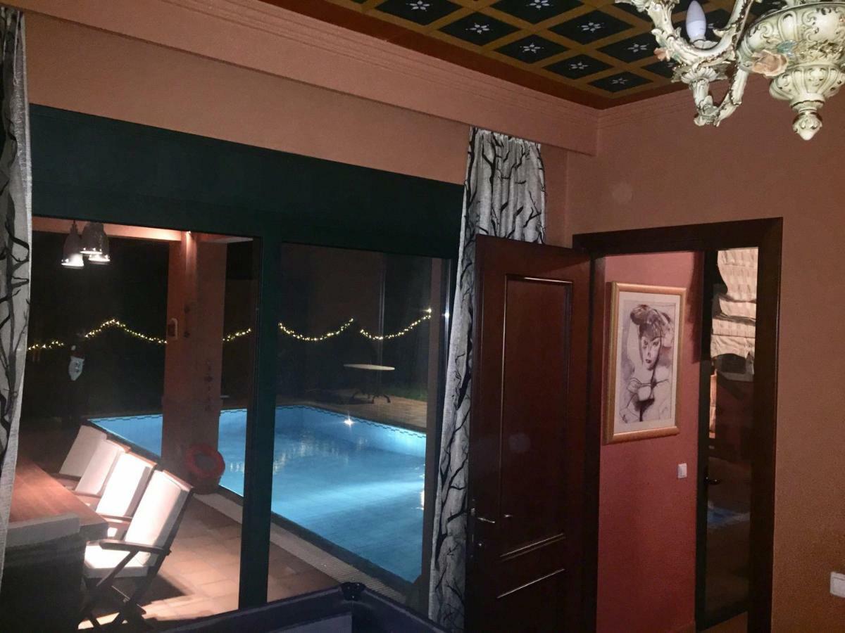 4-seasons Pool Near Meteora Villa *