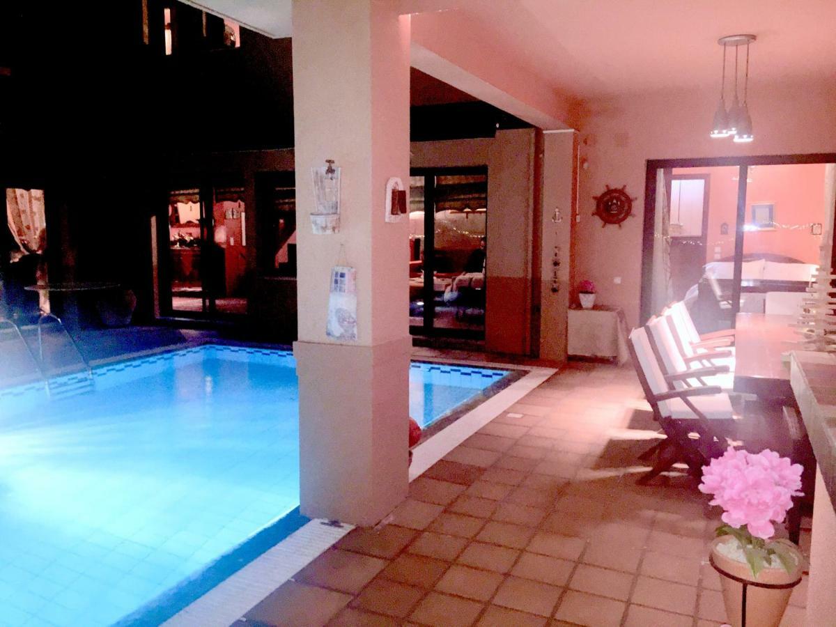 4-seasons Pool Near Meteora Villa