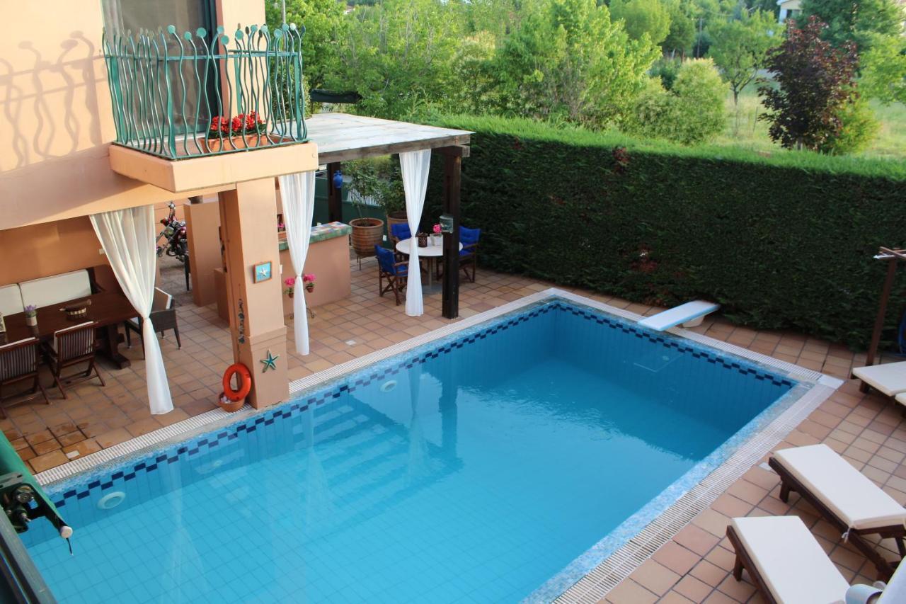 4-seasons Pool Near Meteora Villa *